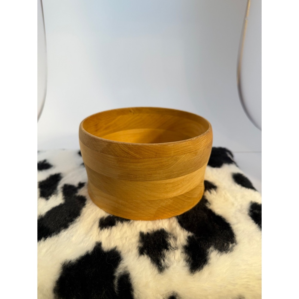 Vintage Handcrafted Wooden Bowl Natural Grain Honey Finish Rustic Decor 6.5in